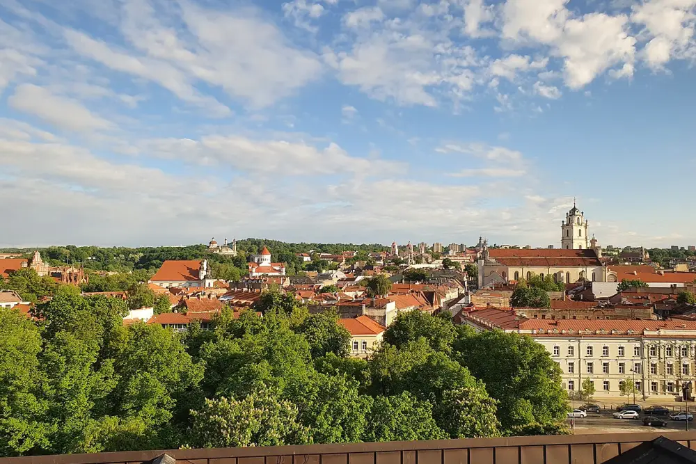 Vilniaus senamiesčio panorama su bažnyčių bokštais